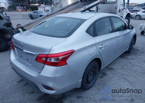 2017 Nissan Sentra S z USA, uszkodzony, nr VIN 3N1AB7APXHY299584